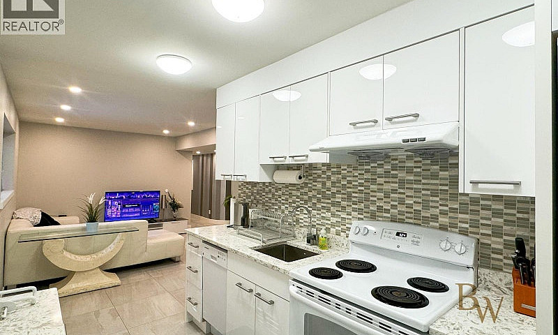 Lower 1328 Nanton Av...