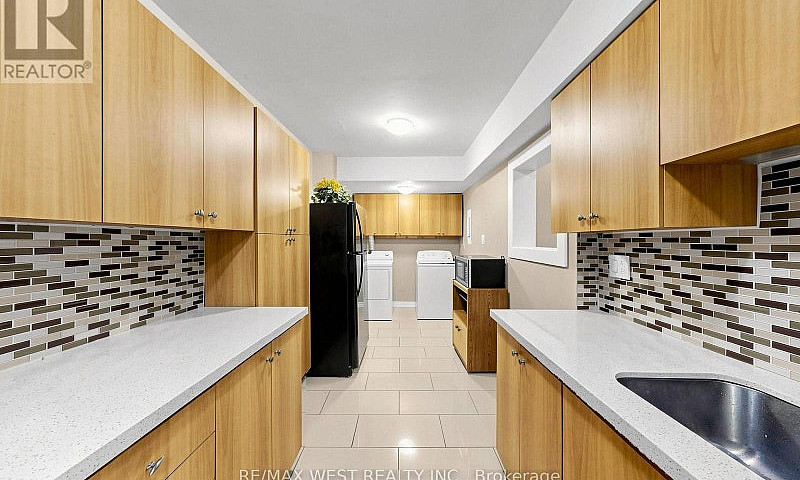 102 - 370 Dixon Road...