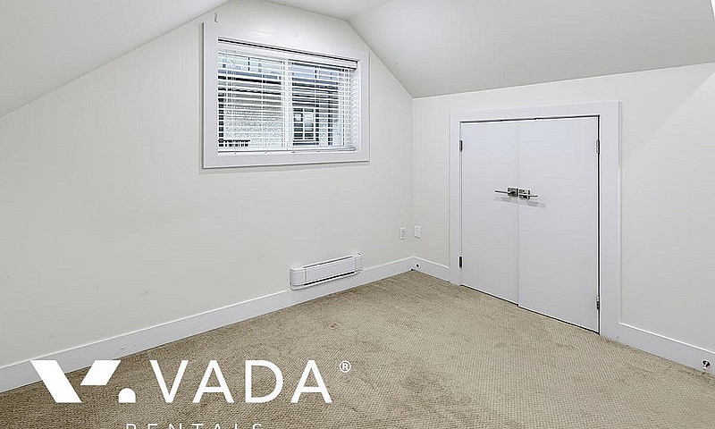 2 Br Laneway House R...