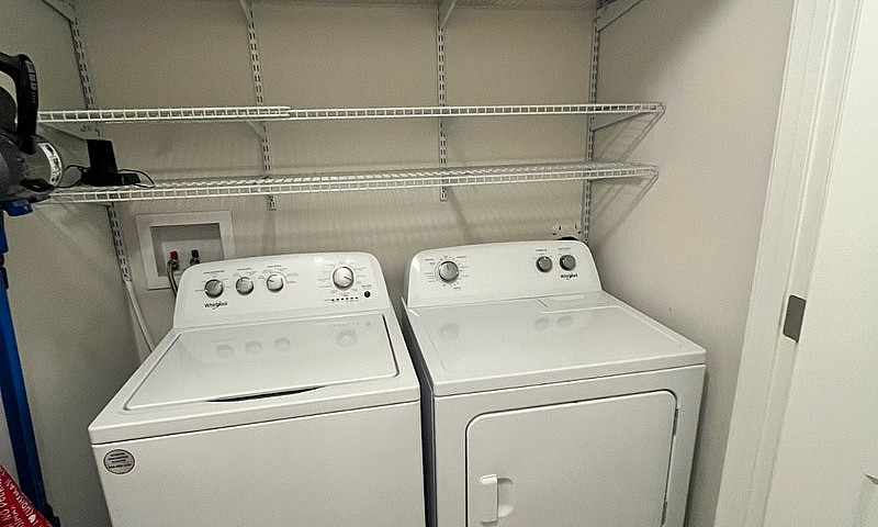 Modern 2-Bed  2-Bath...