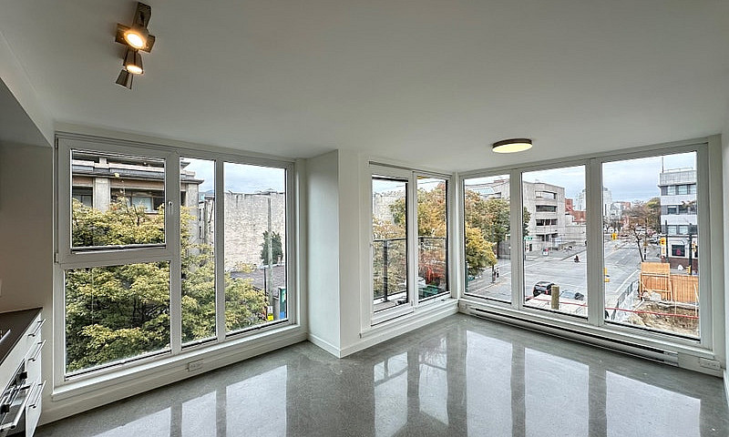 602-105 E Cordova...