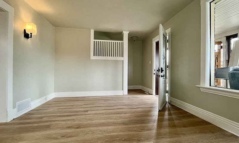 Main Floor - 531 Luc...