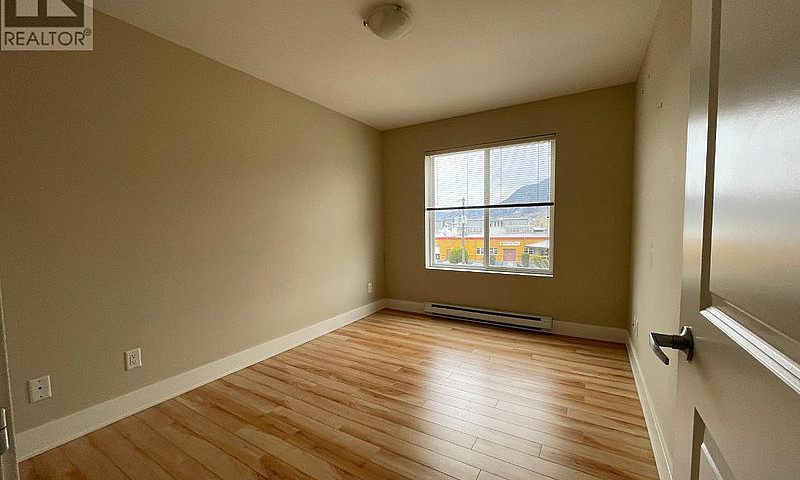 246 Hastings Avenue ...
