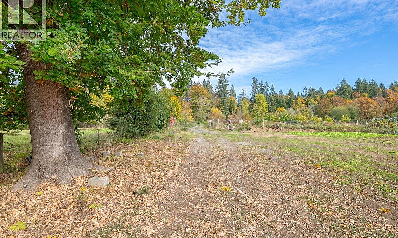 6211 Ferguson Rd Por...