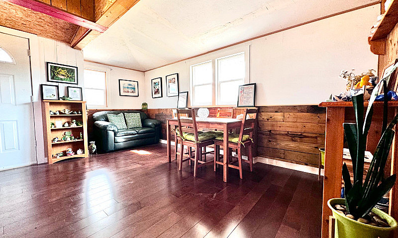 Cozy Cottage & Guest...