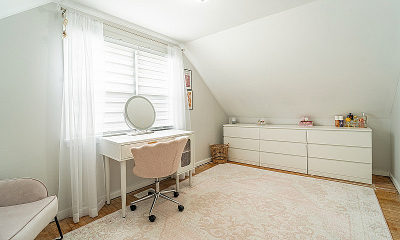 Charming 2 Bed 1 Bat...