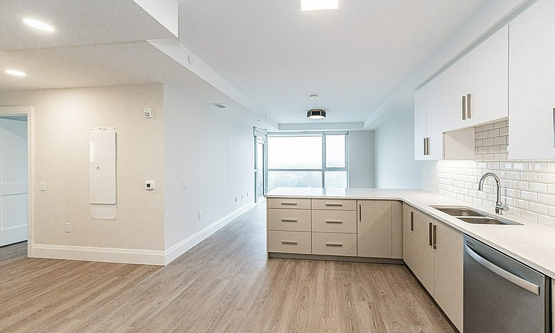 Lower Penthouse 2 Be...