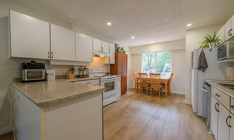 2257/2259 Valleyview...