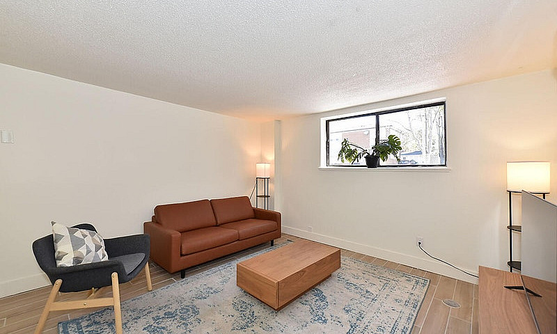 101- 160 Dowling Ave...