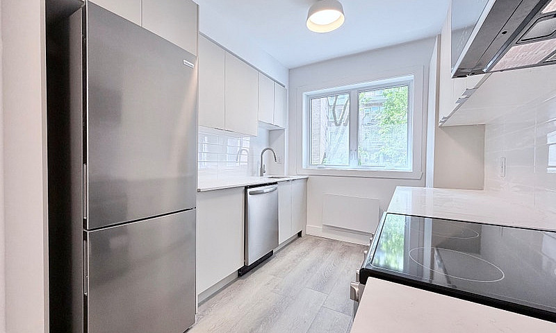 2 Bedrooms - 4 And H...