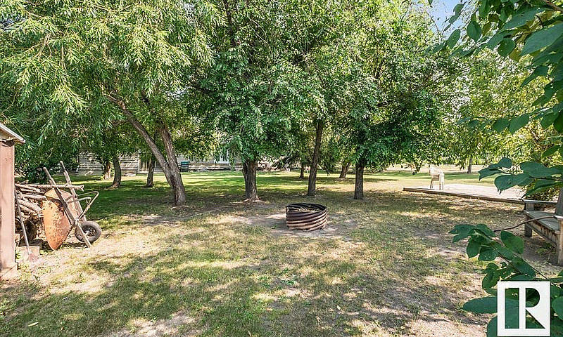 #404 46410 Twp Rd 61...