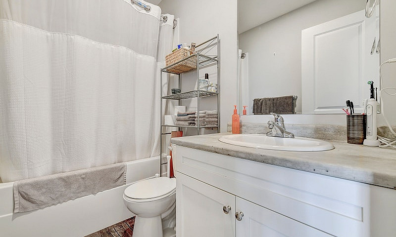 #8891- 3 Bed/1 Bath ...