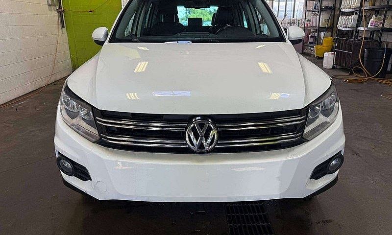 2017 Volkswagen Tigu...