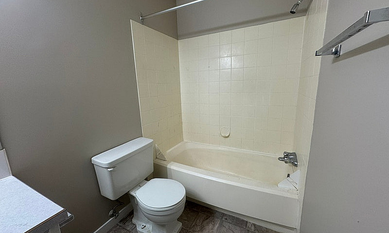 Spacious 1 Bedroom C...