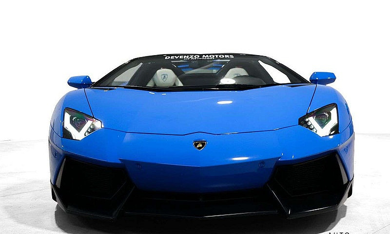 2015 Lamborghini Ave...