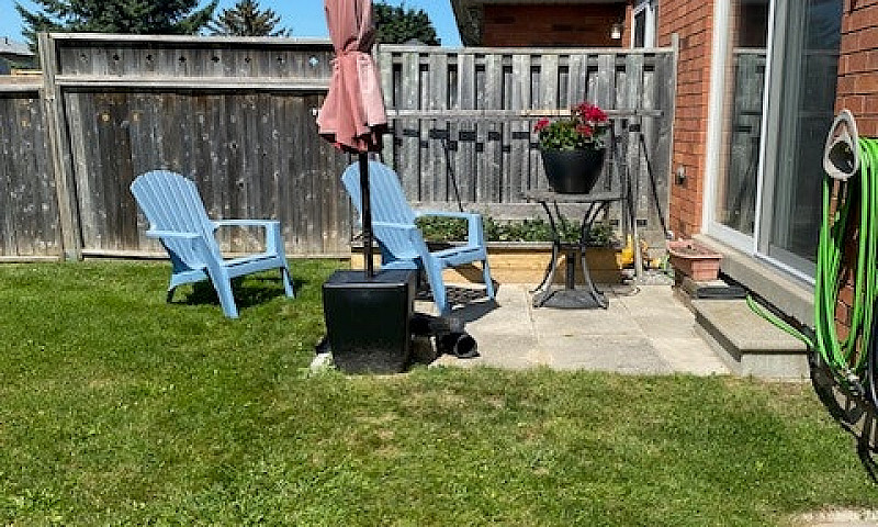 2 Bedroom T/H In Sw ...