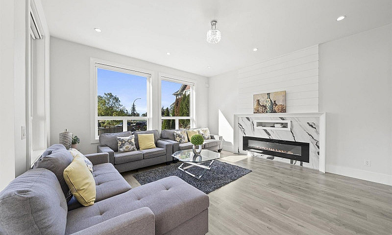 21070 76A Avenue Lan...