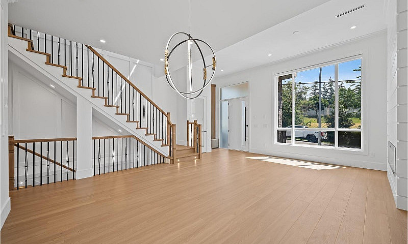 13851 114 Avenue Sur...