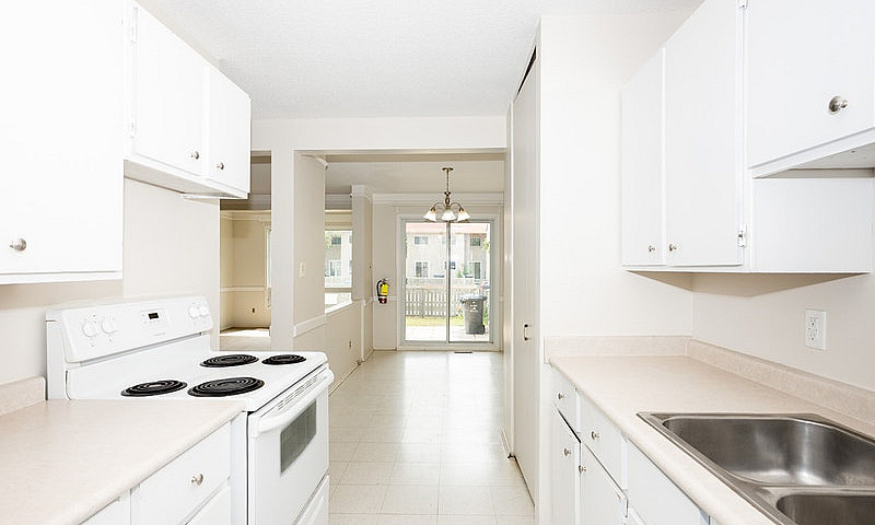 75 Oak Park Walk - T...