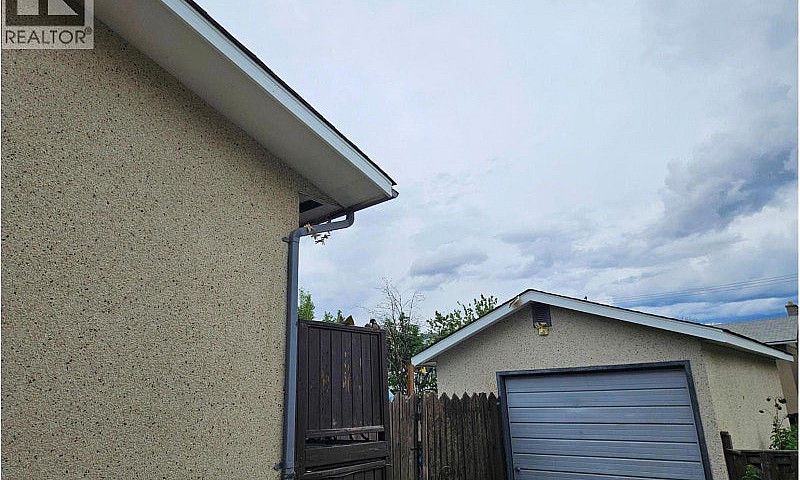 640 | 642 Courtenay ...