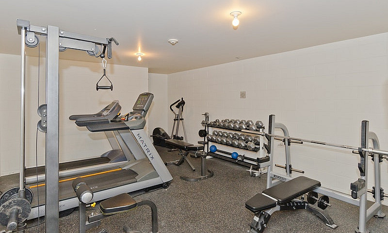 2 Bedroom - 8208 Fli...
