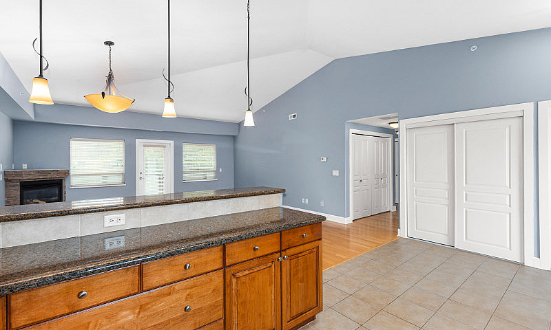 1,346 Sq Ft/ 2 Bed/2...