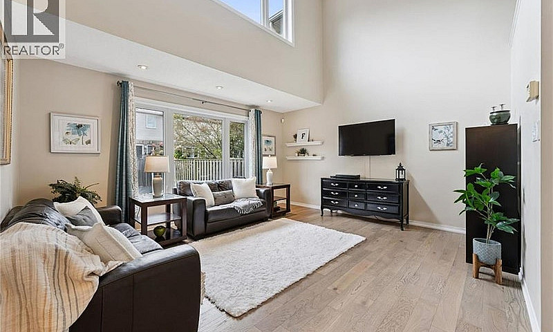 8 Walker Way Guelph,...