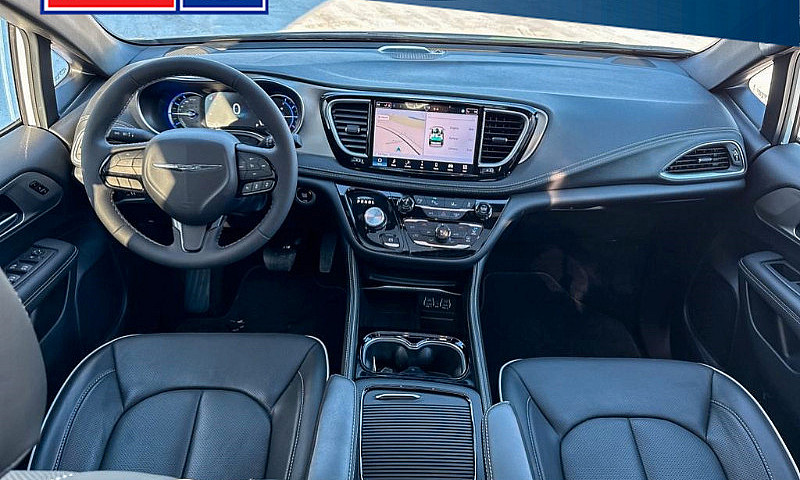 2024 Chrysler Pacifi...