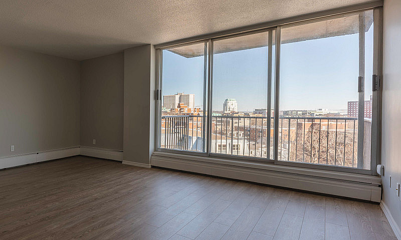 Amazing 1 Bedroom In...