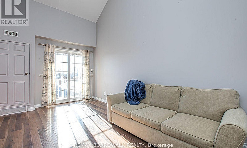 6 - 130 Rochester St...