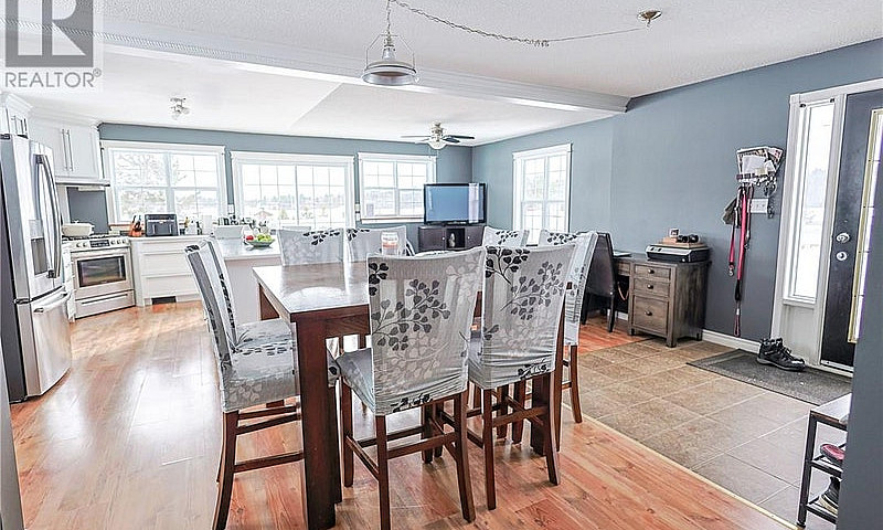 721 Piquette Road Ve...