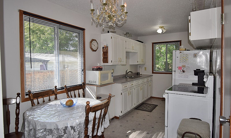 3 Bedroom Riverview ...