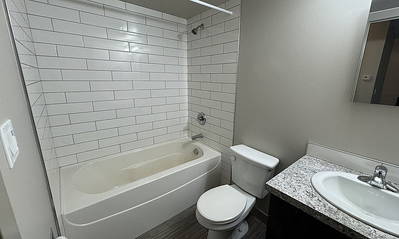 Cozy, Pet-Friendly G...