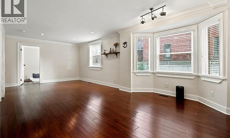 2216 Lorne Street Re...