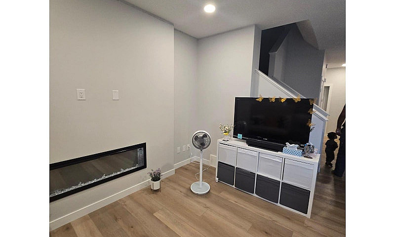 3014 9 St Nw Edmonto...