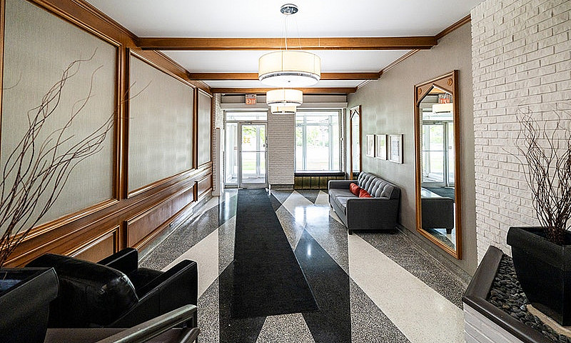 333 Wellington Cresc...