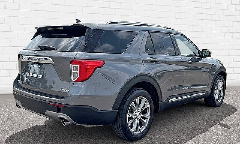 2023 Ford Explorer L...