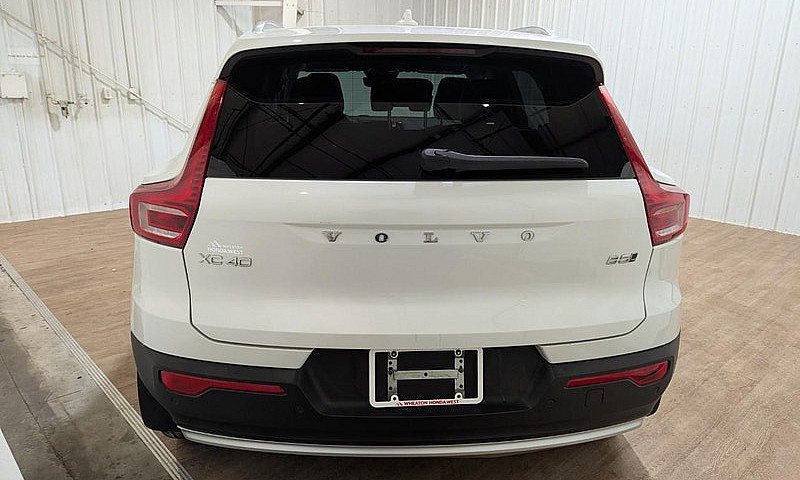2023 Volvo Xc40 B5 U...