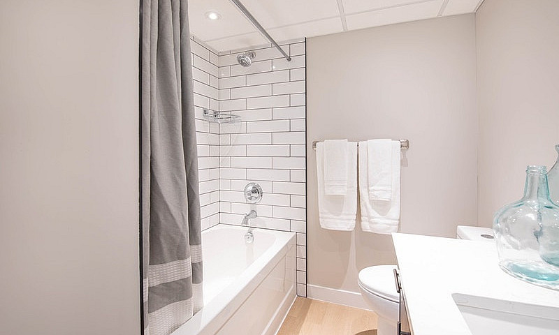 Penthouse 1-Bed + De...