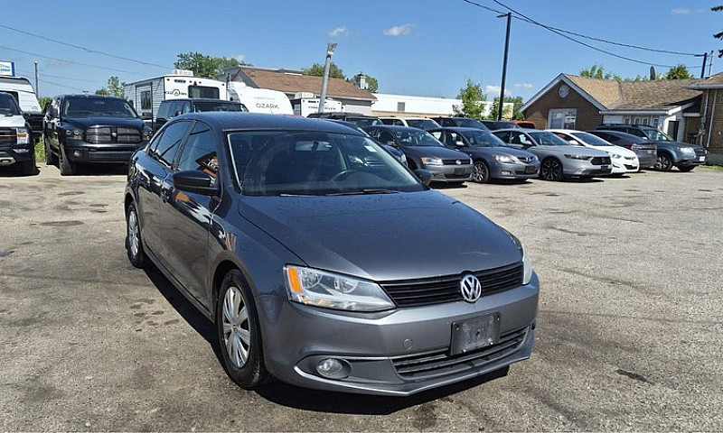 2013 Volkswagen Jett...