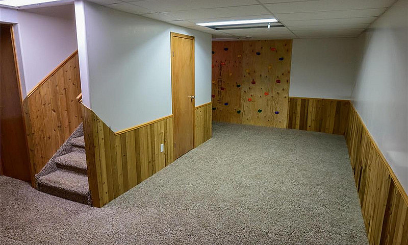 4-Bed Country Home O...