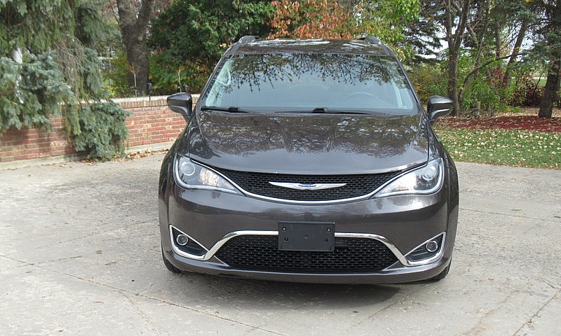 2019 Chrysler Pacifi...