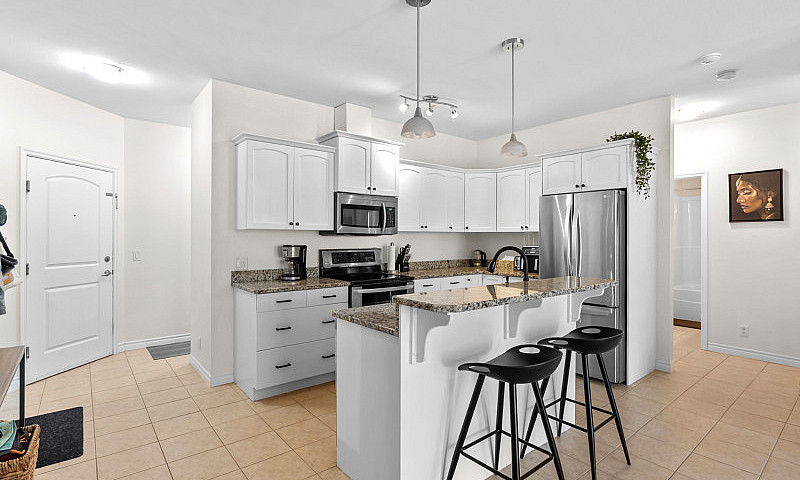 Spacious Condo With ...