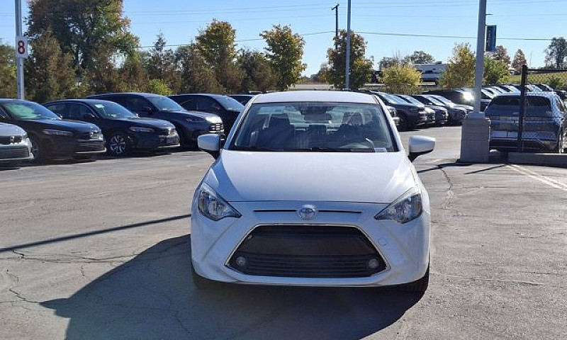 2018 Toyota Yaris Se...