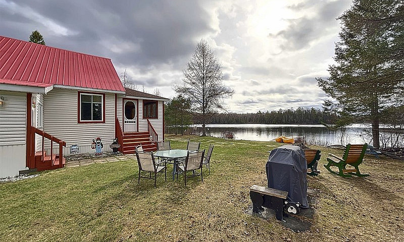 $390,000 - Cottage F...