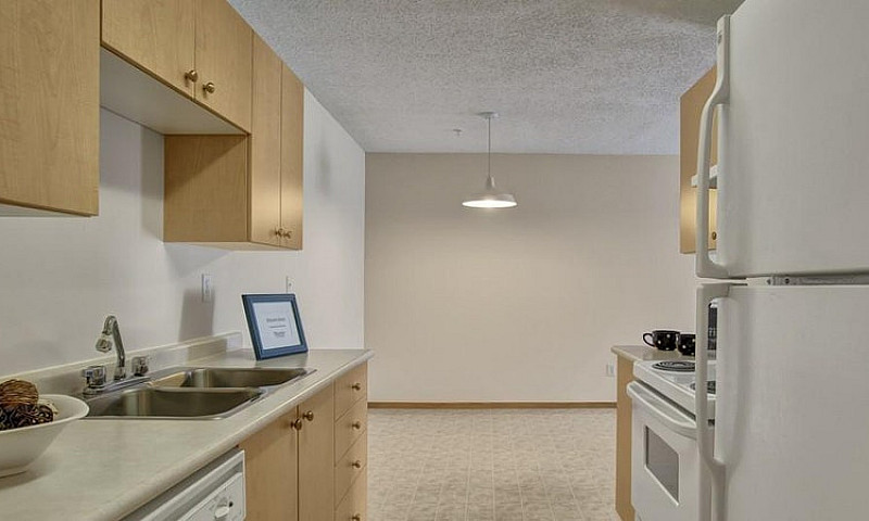 Spacious 2 Bedroom A...