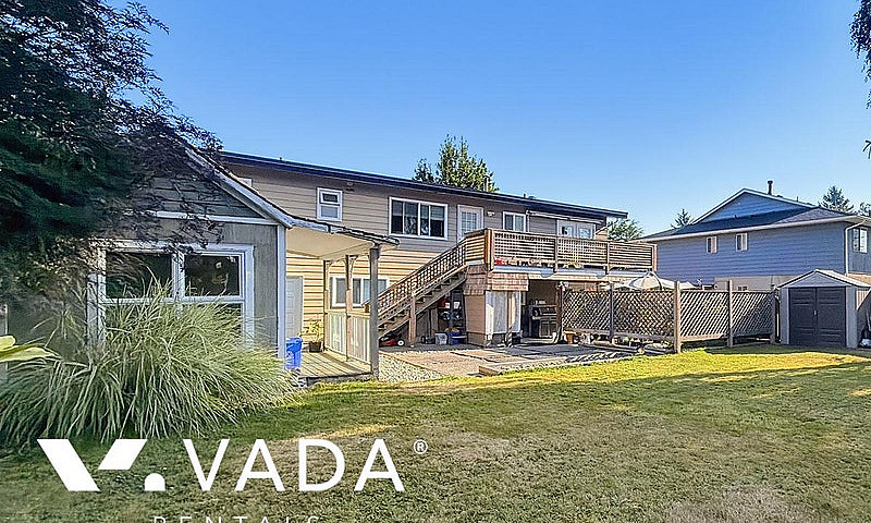 Steveston 3 Br Upper...