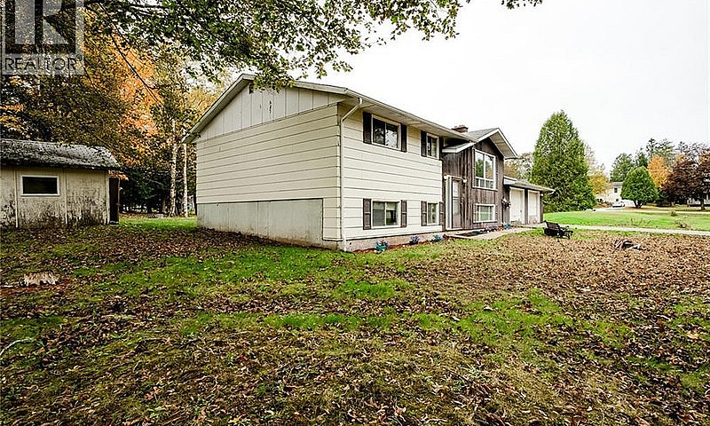118 Myles Avenue Qui...