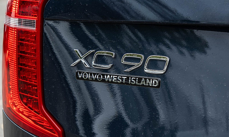 2025 Volvo Xc90 Plug...