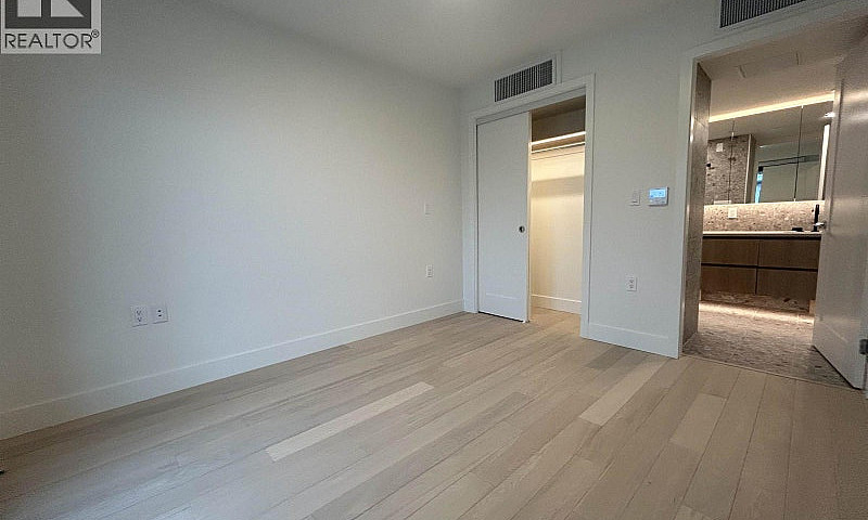 6284 Oak Street Vanc...